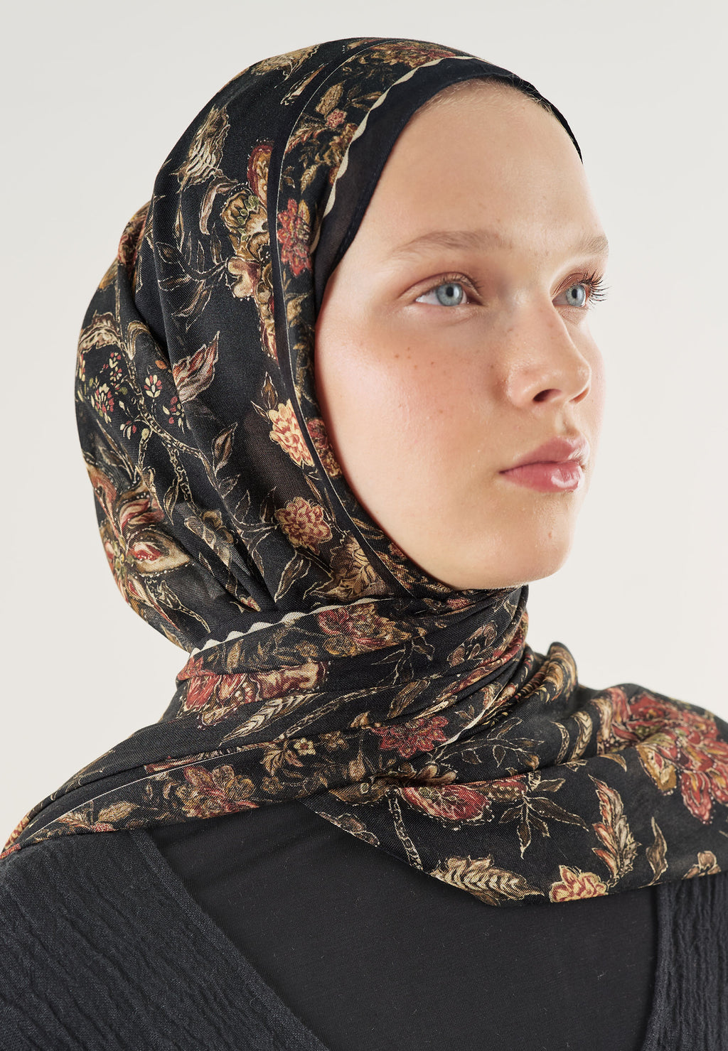 Ethnic Blossom Desin Hijab Black - Fresh Scarfs