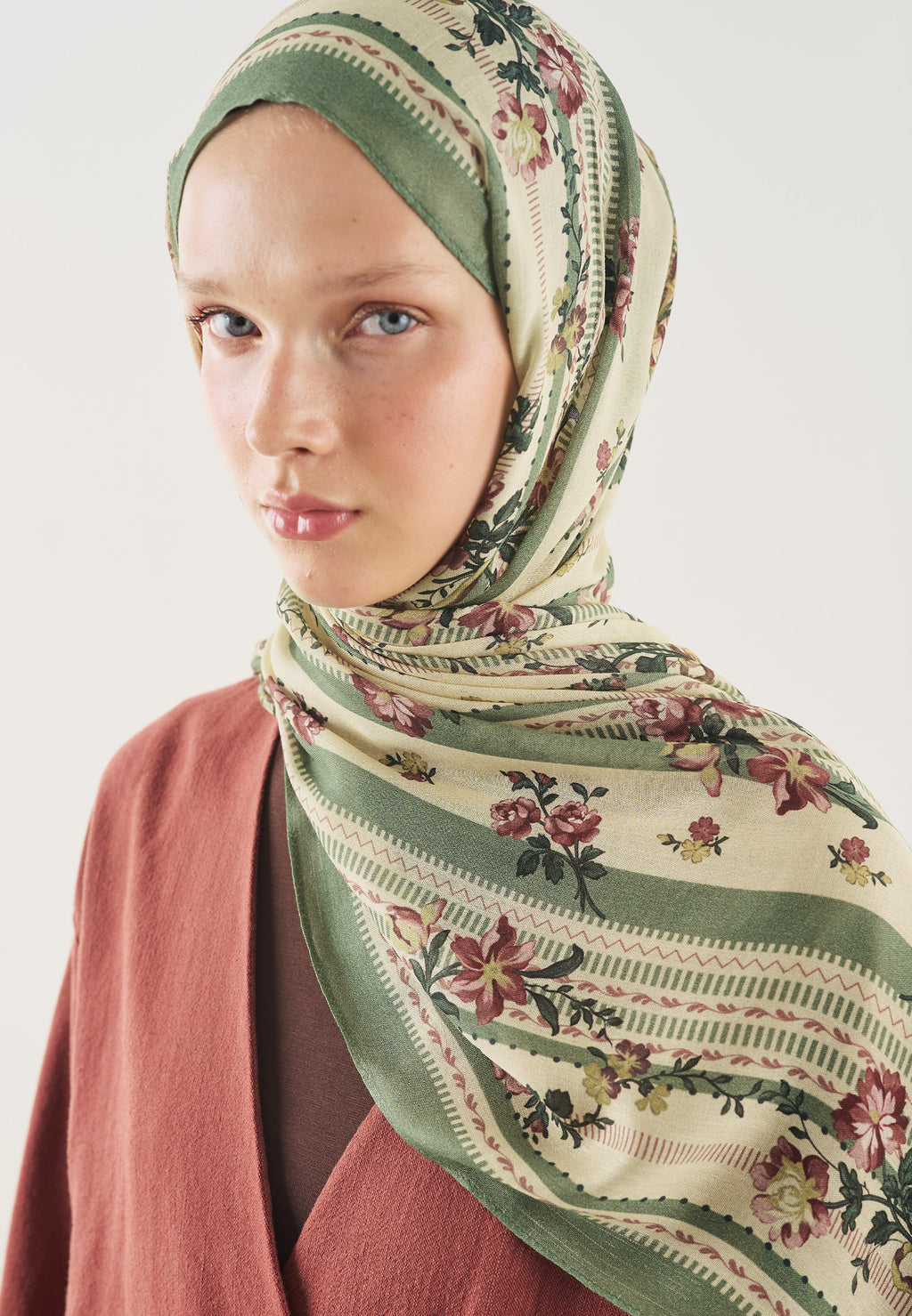 Floral Touch Patterned Soft Viscose Pine Green - Fresh Scarf
